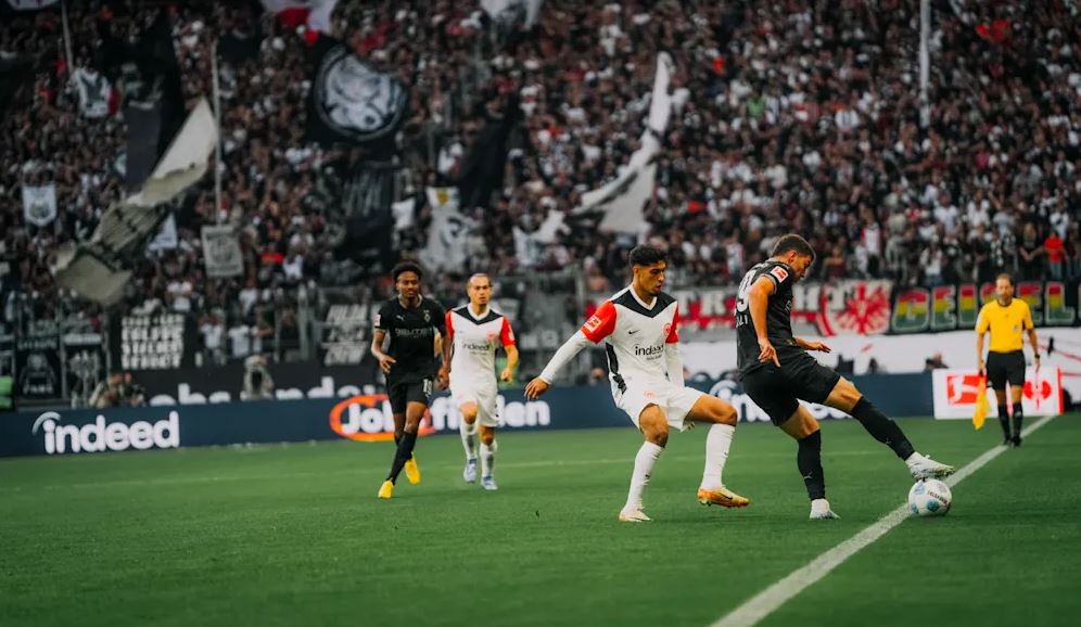 Eintracht Frankfurt vs B. Monchengladbach (23:30 &#8211; 21/09) | Xem lại trận đấu